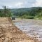 NORMALISASI : Sejumlah alat berat saat melakukan normalisasi di Sungai Cimandiri, Desa Bencoy, Kecamatan Cireunghas, Kabupaten Sukabumi pada Jumat (23/05).(FOTO : UNTUK RADAR SUKABUMI)
