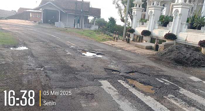 Jalan Malangbong - Wado Rusak