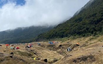 Pendakian Gunung Gede Pangrango Kembali Ditutup 23-29 Juli