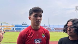 Kiper Persib Kevin Mendoza Pastikan Pertandingan Lawan Persis Jadi Laga Perpisahan