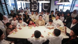 Momen Cak Imin Berbagi Kebahagiaan dengan Anak Yatim Sukabumi