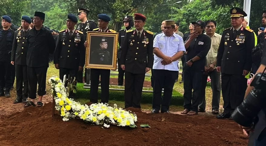 Prosesi pemakaman Komjen (Purn) Jusuf Manggabarani (Dok pribadi)