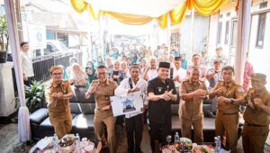 Wawako Bandung Apresiasi Program Cau Asak di Caringin, Erwin: Luar Biasa, Petugas Kebersihan Berangkat Umroh