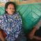 Rina (34/) nelayan perempuan warga Kalapa Condong, Kecamatan Ciracap, Kabupaten Sukabumi pulang ke rumah dengan selamat(FOTO : UNTUK/ RADARSUKABUMI)