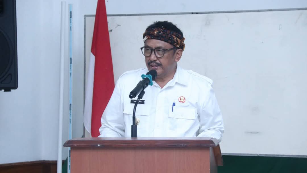 Bupati Sukabumi Asep Japar
