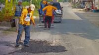 UPTD PU Jampangkulon Tambal Jalan Berlubang di Ruas Pasiripis – Ciracap