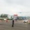 DIJAGA : Petugas Satlantas Polres Sukabumi, saat tengah berjaga di Simpang Tiga Exit Tol Parungkuda pada Selasa (06/05) siang.(FOTO : UNTUK RADAR SUKABUMI)