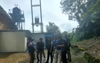 SIDAK: Tim gabungan dari Kantor Imigrasi Kelas I Non TPI Sukabumi melakukan sidak di Kampung Cibolang, Desa Citepus, Kecamatan Palabuhanratu, Jumat (9/5).(foto : ist)