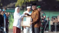 Sri Intan Nuraeni, Siswi SMKN 2 Kota Sukabumi Raih Penghargaan Gubernur Jabar Berkat Prestasi Internasional Kejuaraan Pencak Silat