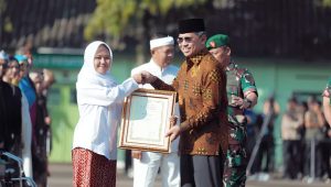 Sri Intan Nuraeni, Siswi SMKN 2 Kota Sukabumi Raih Penghargaan Gubernur Jabar Berkat Prestasi Internasional Kejuaraan Pencak Silat