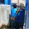 PEMELIHARAAN: Sejumlah personel DPUTR Kota Sukabumi saat membersihkan kolam retansi di Jalur Lingkar Selatan, belum lama ini.(FT: IST)