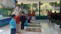Kreatif dan Toleran, Anak TK Pembina Baros Tampilkan Puzzle Baju Daerah di Puncak P5
