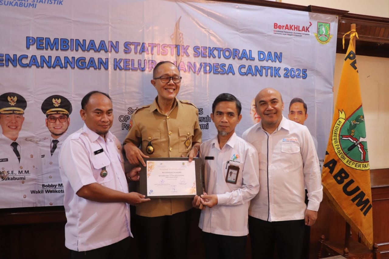 PEMBINAAN: Wali Kota Sukabumi, Ayep Zaki, saat membuka kegiatan Pembinaan Statistik Sektoral yang digelar Dinas Komunikasi dan Informatika (Diskominfo) dengan menggandeng Badan Pusat Statistik (BPS) Kota Sukabumi di Balai Kota Sukabumi, Rabu (21/5/2025). (FT: IST)