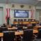 Dewan Perwakilan Rakyat Daerah (DPRD) bersama Pemerintah Kabupaten Sukabumi kembali menggelar rapat paripurna di Aula Rapat DPRD, Kompleks Perkantoran Jajaway, Desa Citepus, Kecamatan Palabuhanratu, Rabu (21/5/2025).