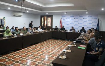 RAPAT KOORDINASI: BNNK Sukabumi saat menggelar rapat koordinasi pengembangan dan pembinaan kabupaten/kota tanggap ancaman narkoba yang digelar di Aula Joglo Pasundan, Sukabumi, Kamis (22/5).