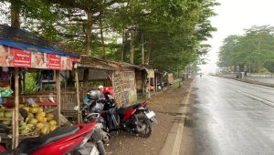 Bangunan Liar Subur Di Jalur Lingsel Sukabumi, Penertiban Mandek 