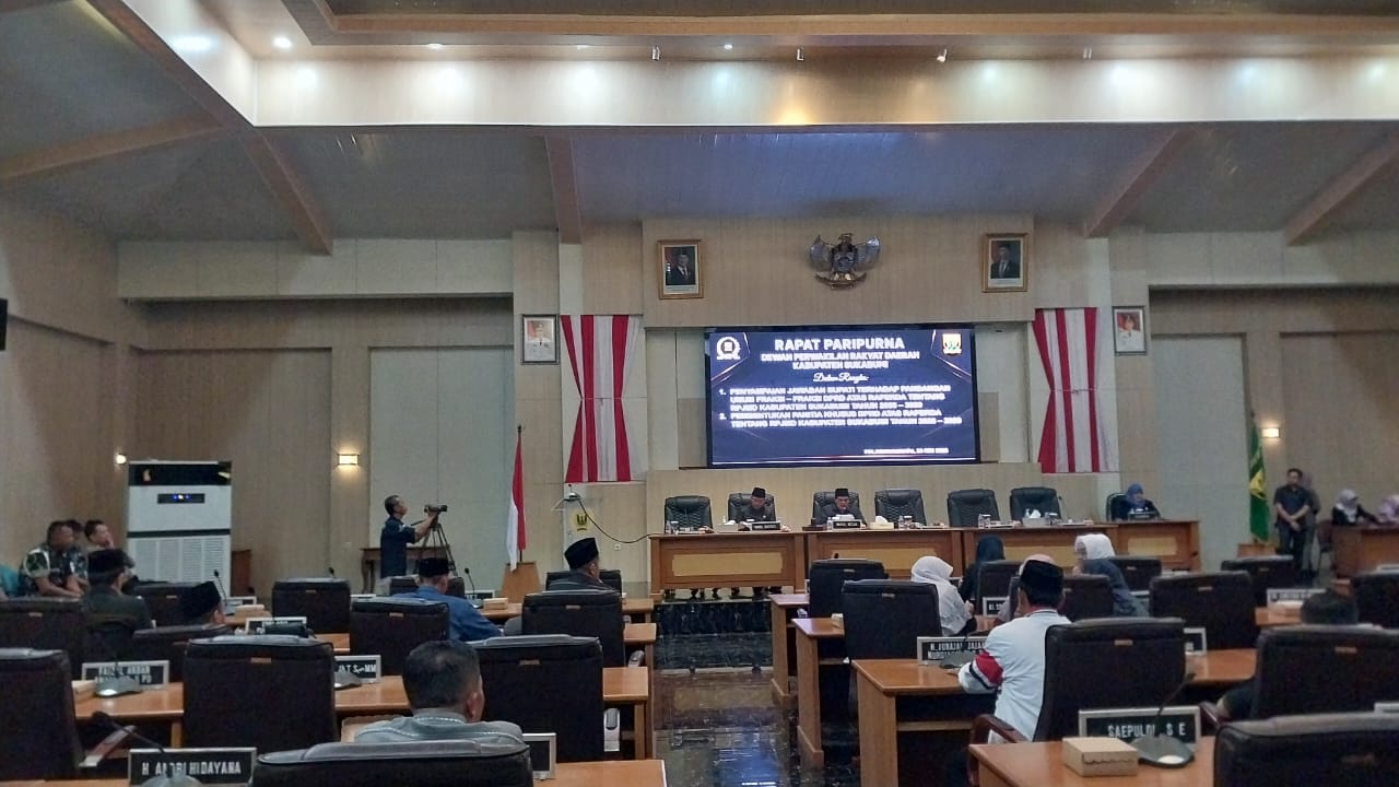 Suasana rapat paripurna DPRD Kabupaten Sukabumi. Jumat (23/5/2025).