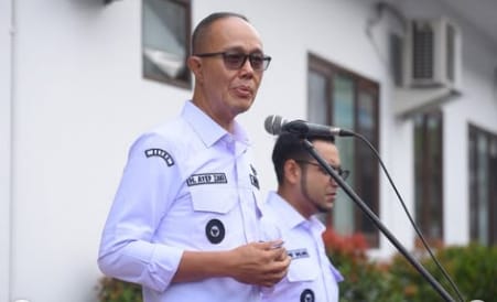 SAMBUTAN: Wali Kota Sukabumi, Ayep Zaki saat memberikan sambutan, Senin (26/5).(FT: IST)