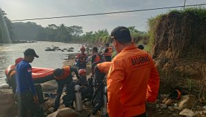 Pencarian Siswa SMPN 4 Jampangtengah yang Tenggelam Masih Berlanjut