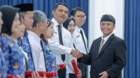 Cerita Guru 20 Tahun Lebih Mengabdi Kini Jadi ASN, Begini Pesan Sekda Jabar Terhadap 4.539 Pegawai yang Dilantik