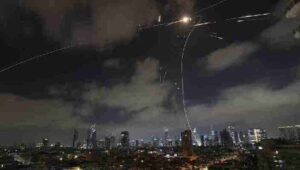 Negara Israel Gempur Markas Kemenhan Iran, Teheran Balas Pakai Rudal Mematikan