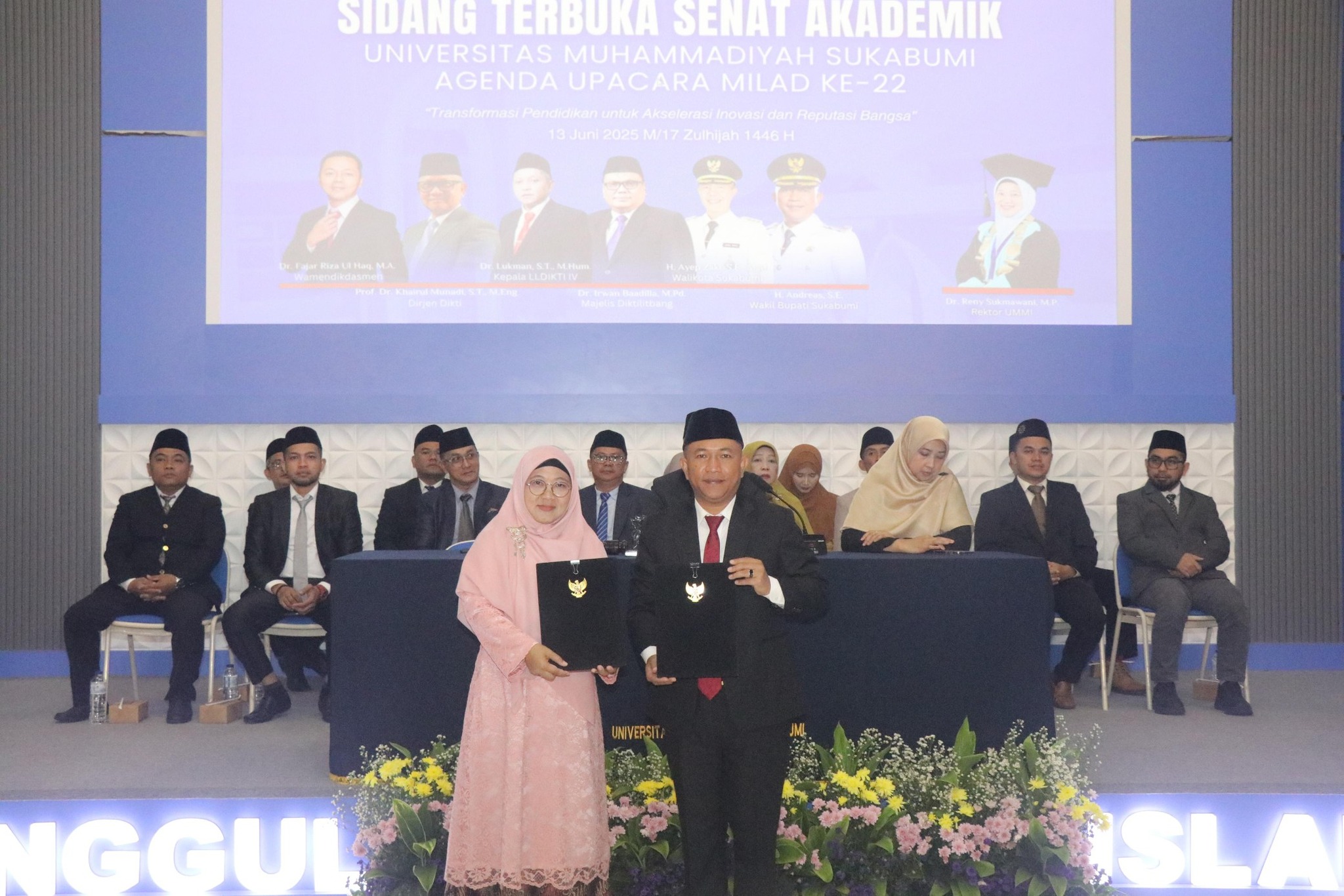 Pemerintah Kabupaten Sukabumi secara resmi meluncurkan Beasiswa Bupati Generasi Mencrang (Mandiri, Cerdas, dan Gemilang) dalam peringatan Milad ke-22 Universitas Muhammadiyah Sukabumi (UMMI) pada Jumat (13/06).