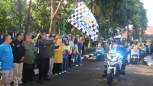 Bupati Sukabumi Bagikan Sembako untuk Keluarga Berisiko Stunting, Lepasan Tim Kirab Bangga Kencana