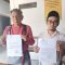 WAWANCARA: Ketua RW7 Kampung Ciaul Baru, Kelurahan Subangjaya, Kecamatan Cikole Muhamad Hamdani saat diwawancara sejumlah media, Selasa (3/6).(FT: BAMBANG/RADARSUKABUMI)