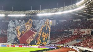 IOH dan Suporter Timnas Bentangkan Semangat Juang Indonesia di GBK 