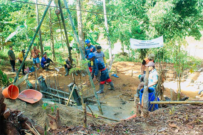 Jembatan Gantung Penghubung Sirnasari dan Mekarmukti