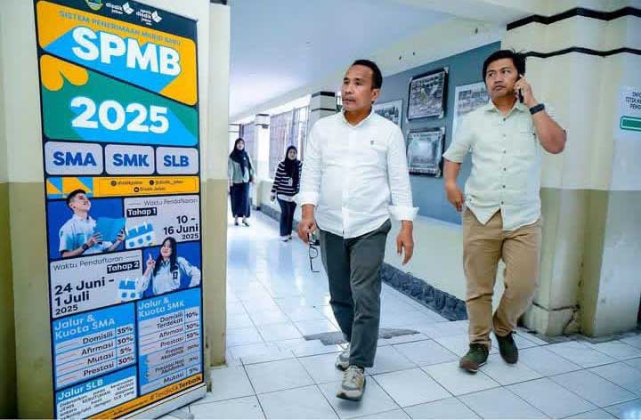 Kadisdik Jabar Purwanto
