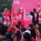 SMARTFREN RUN 2025: (ki-ka) Group Head Corporate Relation & Sustainability XLSMART, Reza Mirza bersama dengan Direktur & Chief Regulatory Office XLSMART, Merza Fachys melepas rombongan peserta lari 5,5K dalam acara SMARTFREN RUN 2025 di Plaza Timur GBK, Jakarta. Minggu (8/6). (ist)