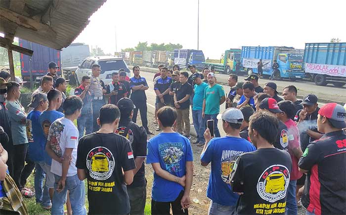 Sopir-Truk-Sukabumi-Tolak-RUU-ODOL
