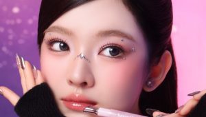 Era Baru Lippie Telah Tiba: Star-Glazing Steel Lipcerin dari barenbliss, Kilau  Spektakuler, dan Proteksi UV dalam Satu Putaran!