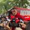 Jay Idzes saat berbicara dengan awak media setelah rombongan Timnas Indonesia menemui Presiden Prabowo Subianto di Kertanegara, Jakarta pada Jumat (6/6/2025). (Genta Tenri Mawangi)