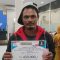 Seorang nelayan asal Kecamatan Muaragembong, Kabupaten Bekasi, Jawa Barat menerima bantuan subsidi upah dari Pemkab Bekasi di Kantor Cabang Pembantu Bank Jabar Banten Sukatani, Selasa. (Pradita Kurniawan Syah)