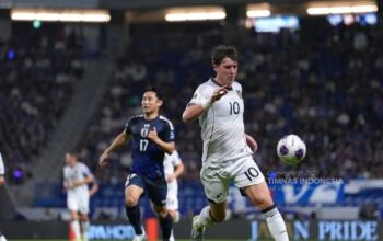 Striker timnas Indonesia Ole Romeny beraksi pada pertandingan penutup babak kualifikasi Piala Dunia 2026 Grup C melawan timnas Jepang di Stadion Suita, Prefektur Osaka, Selasa (10/6/2025). Laga ini diakhiri dengan kekalahan telak Indonesia dengan skor 0-6. (PSSI)