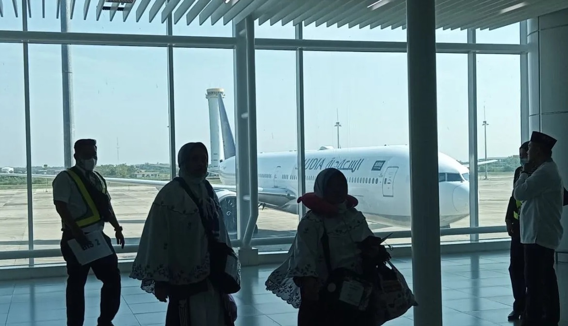 Kepulangan jamaah haji melalui Bandara Kertajati di Majalengka, Jawa Barat. (Fathnur Rohman)