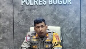 Bonceng KDM Tanpa Helm, Polres Bogor Jatuhkan Sanksi Tilang Patwal Dishub