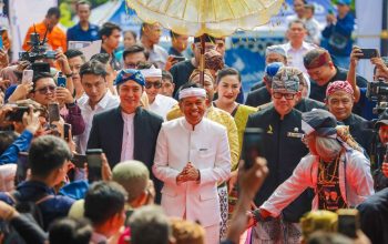 Gubernur Jawa Barat Dedi Mulyadi dalam Rapat Paripurna Hari Jadi Bogor (HJB) ke-543 di Gedung DPRD Kota Bogor, Selasa (3/6/2025). (Humas Pemkot Bogor)