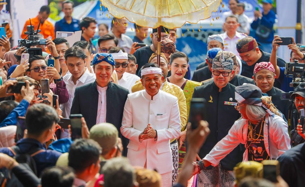 Gubernur Jawa Barat Dedi Mulyadi dalam Rapat Paripurna Hari Jadi Bogor (HJB) ke-543 di Gedung DPRD Kota Bogor, Selasa (3/6/2025). (Humas Pemkot Bogor)