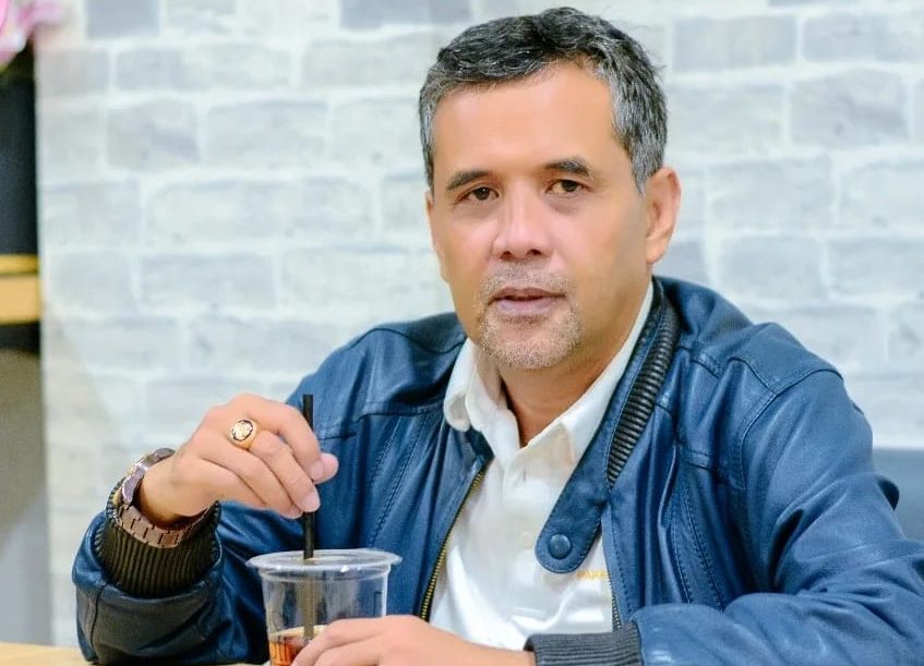irektur Eksekutif Lembaga Kajian Publik UF Center