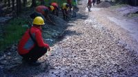 Dukung Mobilitas Warga, Pemkab Sukabumi Perbaiki Ruas Jalan Pasirsuren – Cikidang