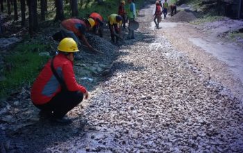 Pemerintah Kabupaten Sukabumi terus berupaya meningkatkan kualitas infrastruktur demi menunjang mobilitas warga. Salah satu langkah konkritnya