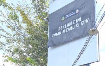 Sebanyak 41 papan reklame berukuran besar di Kota Sukabumi terancam ditertibkan oleh Satuan Polisi Pamong Praja (Satpol PP) dan Dinas Pemadam