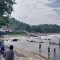 Suasana kunjungan wisatawan ramai di pantai Palabuhanratu, Kabupaten Sukabumi.(FOTO : NANDI/ RADARSUKABUMI)