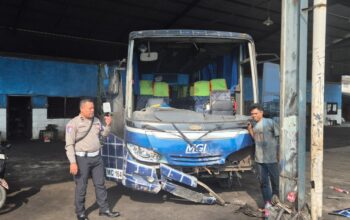 Kecelakaan tunggal tragis terjadi di ruas jalan nasional Palabuhanratu–Cibadak, tepatnya di Jalan Raya Pudunan Asem, Kelurahan/Kecamatan Palabuhanratu, Kabupaten Sukabumi, pada Senin (9/6/2025) dini hari.