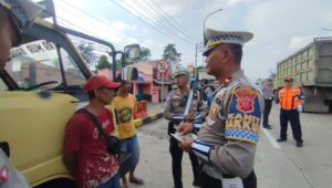 Dishub Kabupaten Sukabumi Gencarkan Edukasi ODOL di Exit Tol Bocimi Parungkuda