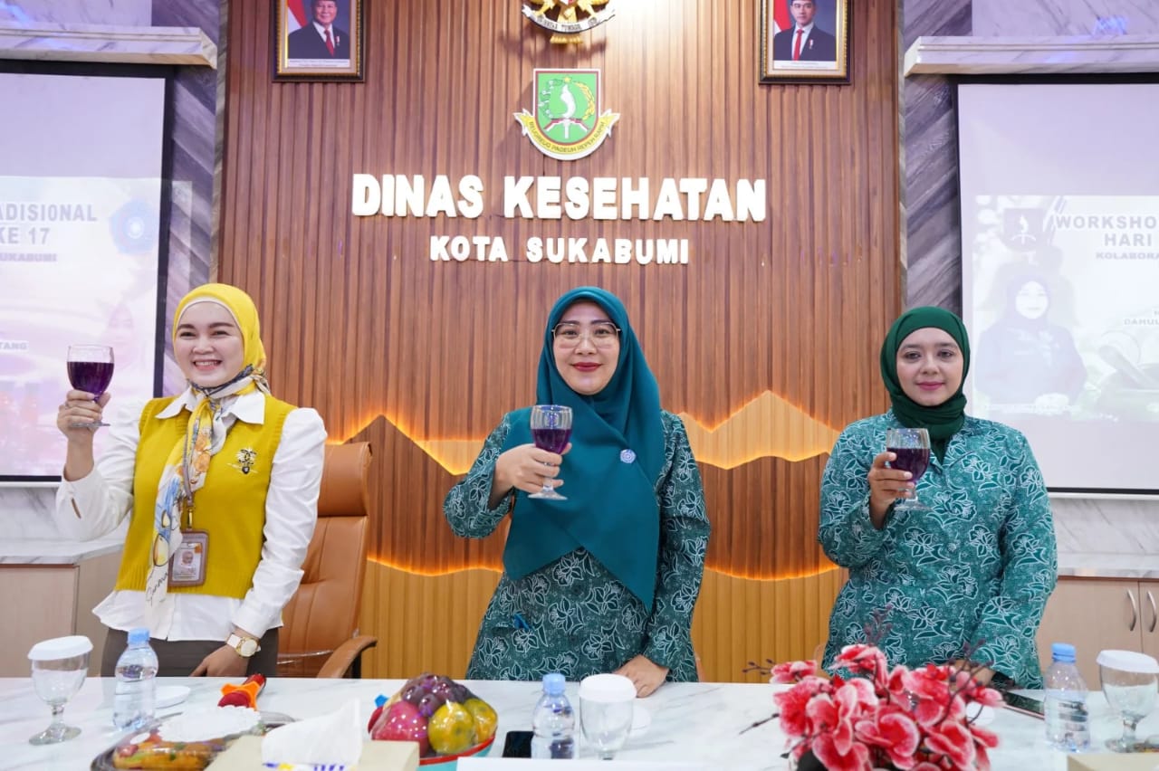WORKSHOP KESEHATAN: Dinkes Kota Sukabumi bersama Tim Penggerak PKK menggelar Workshop Kesehatan Tradisional di Kantor Dinkes Kota Sukabumi, Rabu (11/6). 