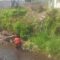 PENINJAUAN: Sejumlah personel BPBD Kota Sukabumi saat melakukan peninjauan kekeringan di Kampung Caringin, Kelurahan/Kecamatan Baros, Jumat (13/6).